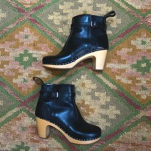 Swedish Hasbeens Black Jodhpur Clog Boots - Leather and Wood Platform Size 37